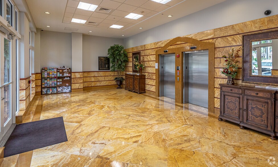 More Photos Of 1500 Gateway Blvd, Boynton Beach Office For Lease