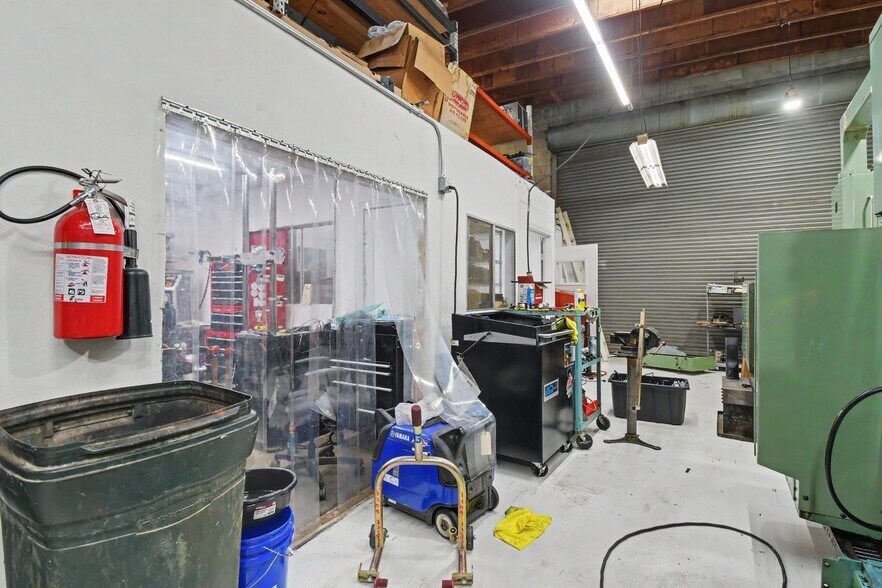 More Photos Of 1235-1239 Cushman Ave, San Diego Service For Sale