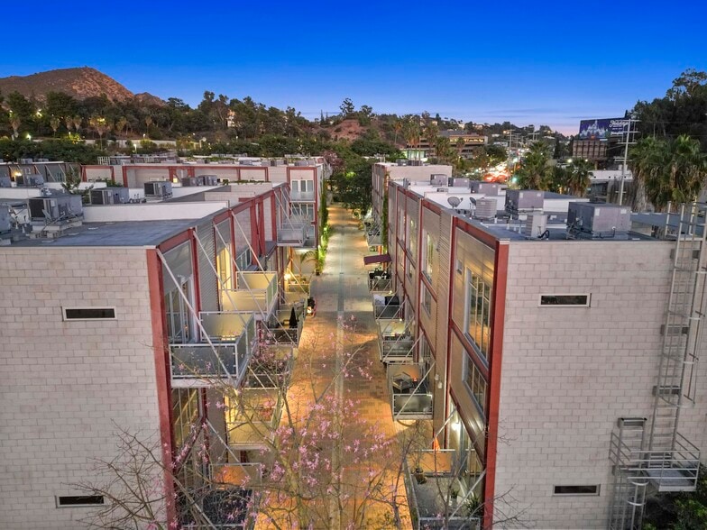 More Photos Of 3450 Cahuenga Blvd W, Los Angeles Office Residential For Sale