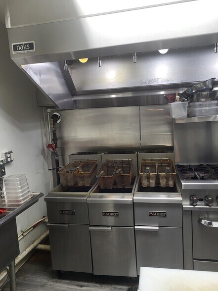 More Photos Of 1662 W Mound St, Columbus Restaurant For Sale