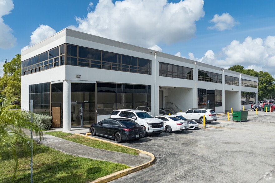 More Photos Of 2100-2142 NW 99th Ave, Doral Unknown For Lease