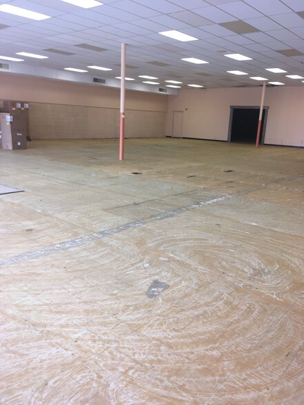 More Photos Of 1305 N Cass St, Wabash Unknown For Lease