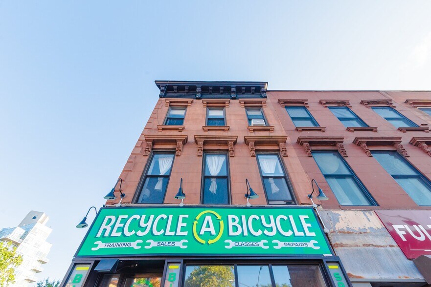 More Photos Of 858 Fulton St, Brooklyn Bank For Lease