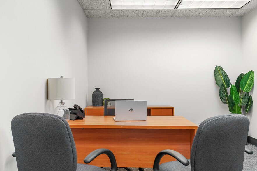 More Photos Of 1 E Broward Blvd, Fort Lauderdale Coworking Space