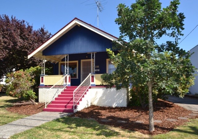 More Photos Of 2105 SE Ochoco St, Portland Office For Sale