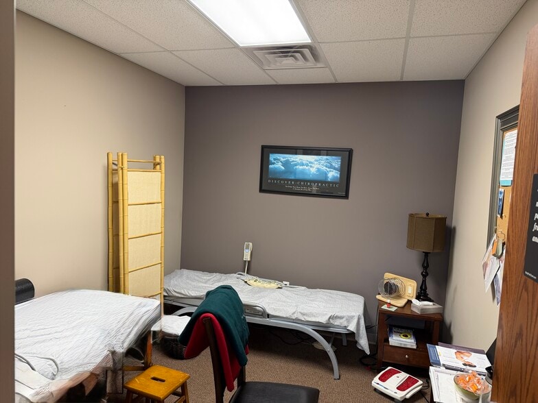 More Photos Of 1600 Commerce Park Dr, Chelsea Medical For Sale