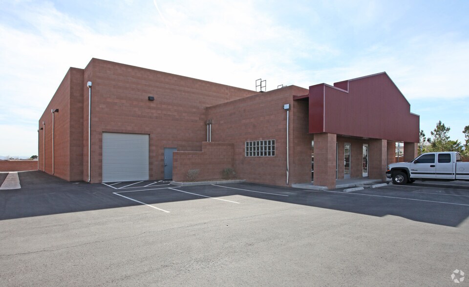 More Photos Of 2781 N Lamb Blvd, Las Vegas Distribution For Lease