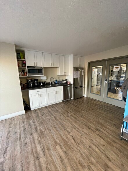 More Photos Of 1130 Independence Ave, Mountain View Light Manufacturing For Lease