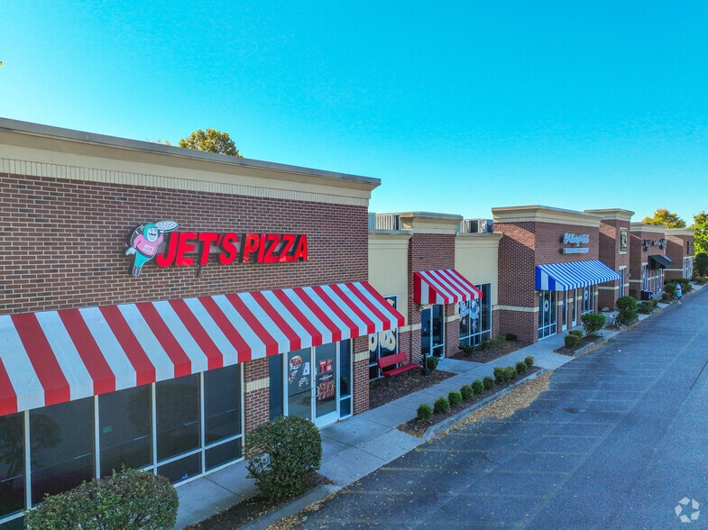 Primary Photo Of 11124 Kingston Pike, Knoxville Freestanding For Lease