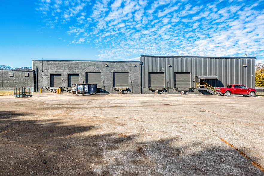 More Photos Of 500 1st Ave, Mount Pleasant Manufacturing For Lease