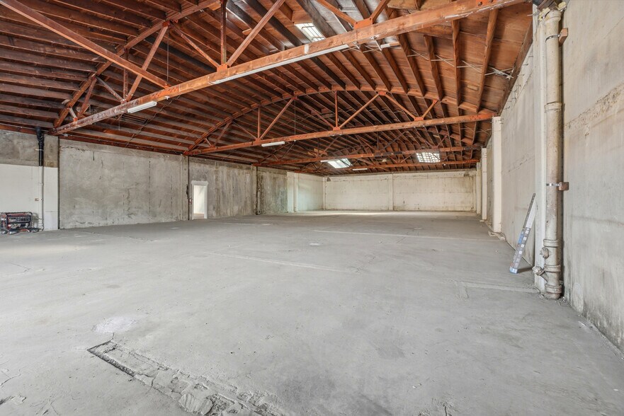 More Photos Of 1450 Wallace Ave, San Francisco Warehouse For Sale
