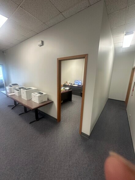 More Photos Of 3505 N 48th St, Lincoln Light Distribution For Lease