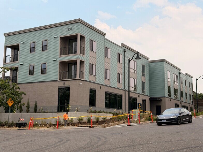 Primary Photo Of 7650 NW 170th Ave, Portland General Retail For Lease