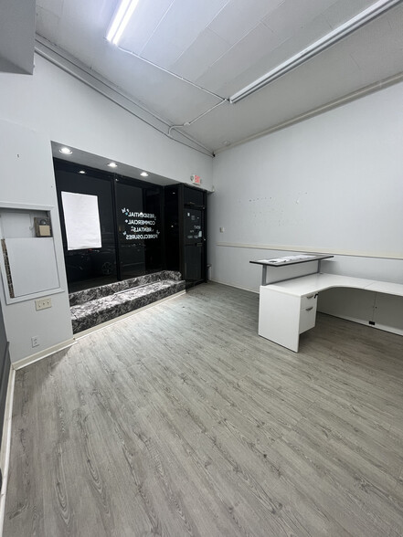 More Photos Of 118-122 Hillside Ave, Williston Park Storefront For Sale