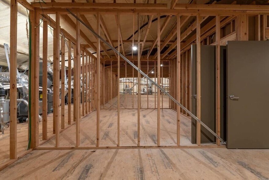 More Photos Of 417 NE 144th Pl, Edmond Light Distribution For Sale