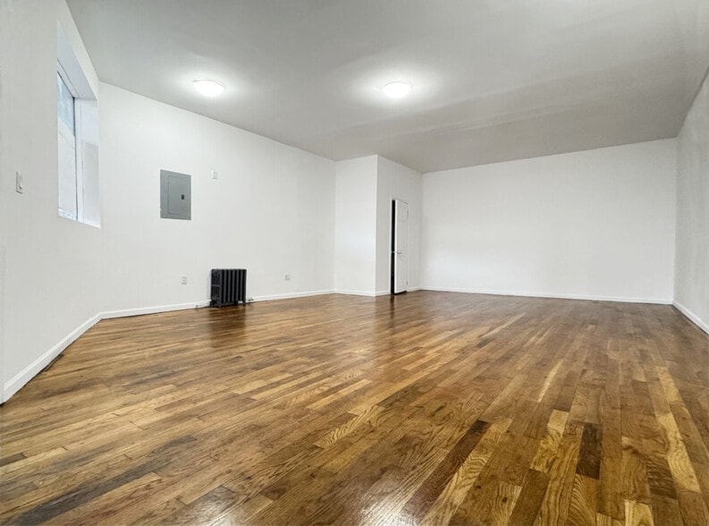 More Photos Of 1254 Myrtle Ave, Brooklyn Storefront Retail Office For Lease