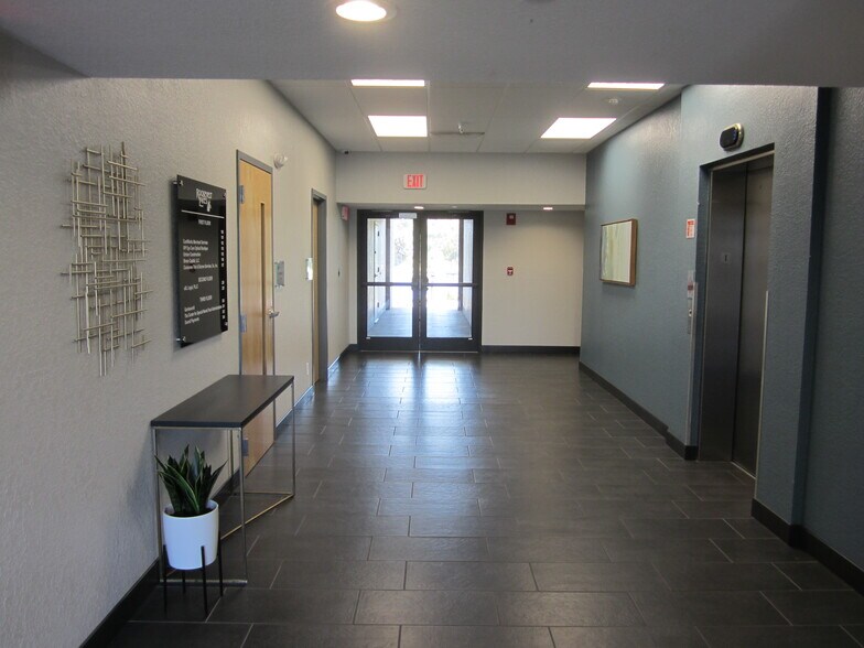More Photos Of 12425 28th St N, Saint Petersburg Office For Lease