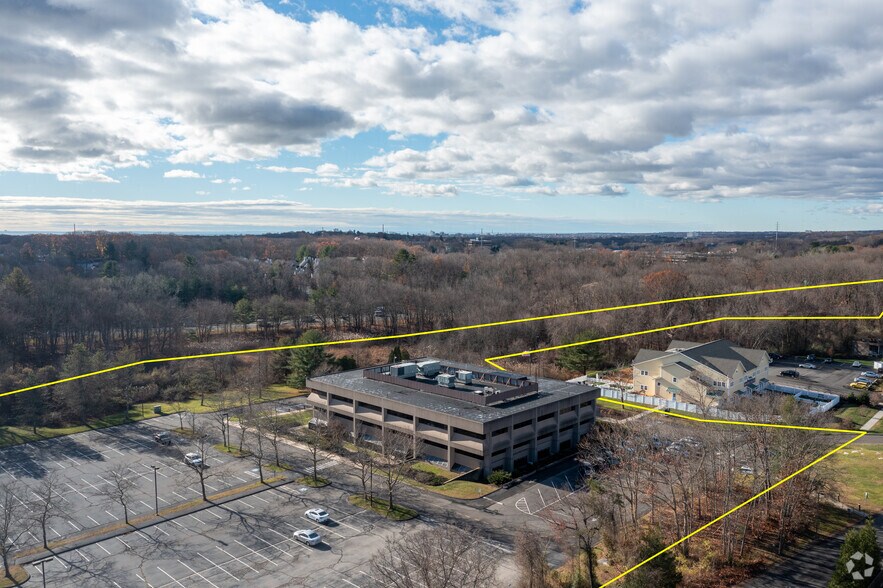 More Photos Of 101 Merritt Blvd, Trumbull Office For Lease