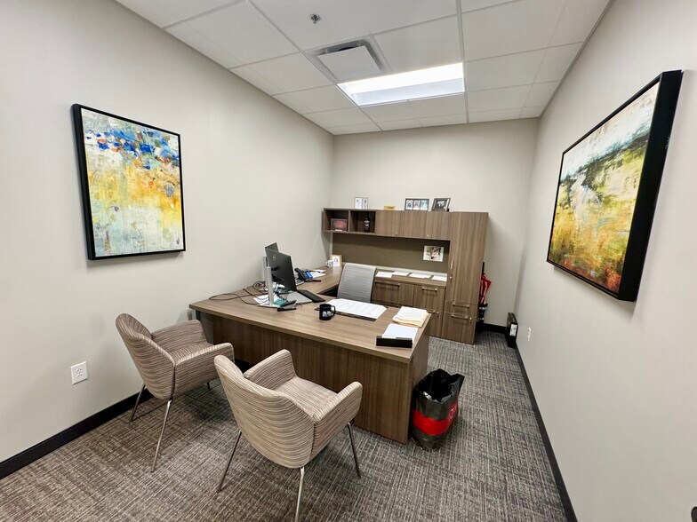 More Photos Of 222 E Park St, Edwardsville Office For Lease