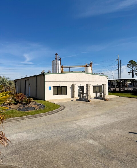 Primary Photo Of 204 Stalnaker Ave, Warner Robins Industrial For Lease