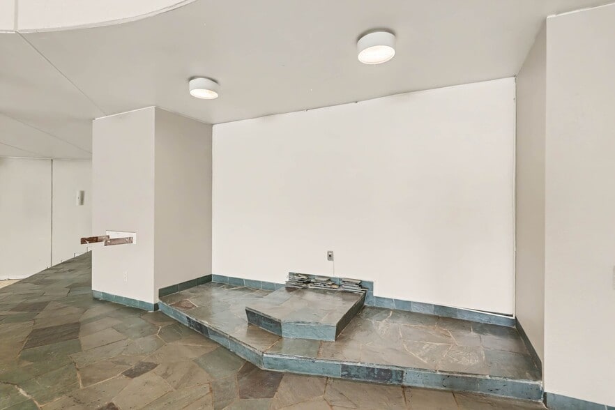 More Photos Of 511 W Cornell St, Saginaw Lodge Meeting Hall For Sale