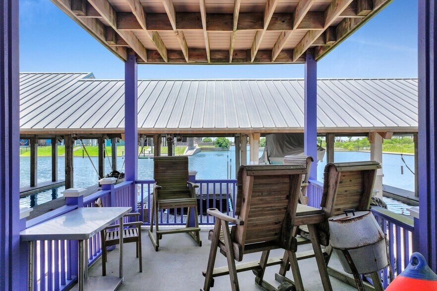 More Photos Of 2207 Nelson Avenue, Port Bolivar Healthcare For Sale