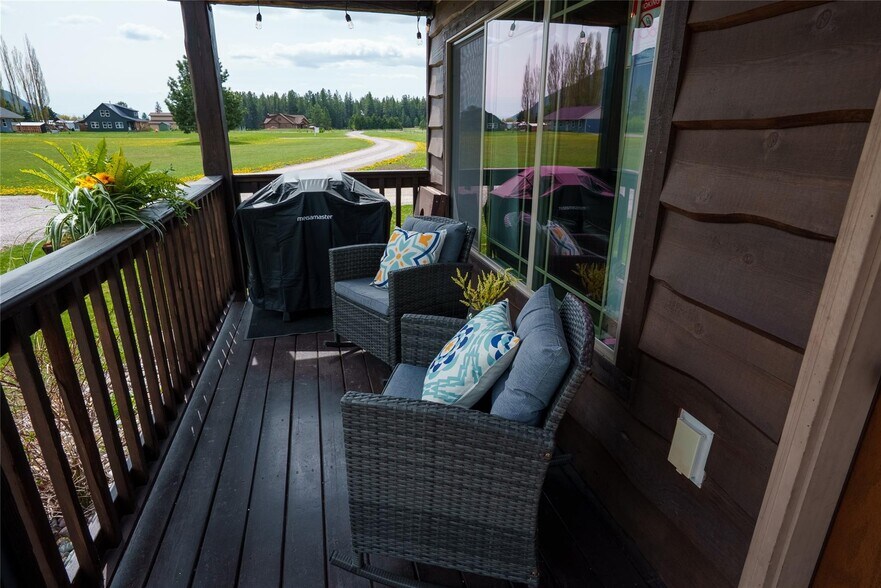 More Photos Of 1040 Roost Way, Columbia Falls Specialty For Sale