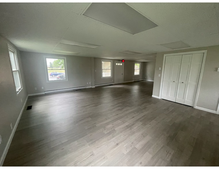 More Photos Of 1336 American Dr, Neenah Loft Creative Space For Lease