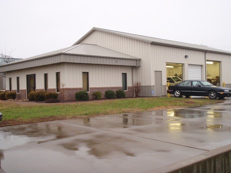 More Photos Of 2447 Locust Creek Dr, Evansville Warehouse For Sale