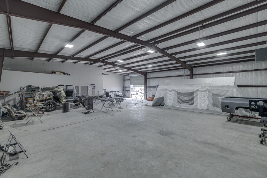 More Photos Of 169 Sterling Ave, West Monroe Flex For Sale
