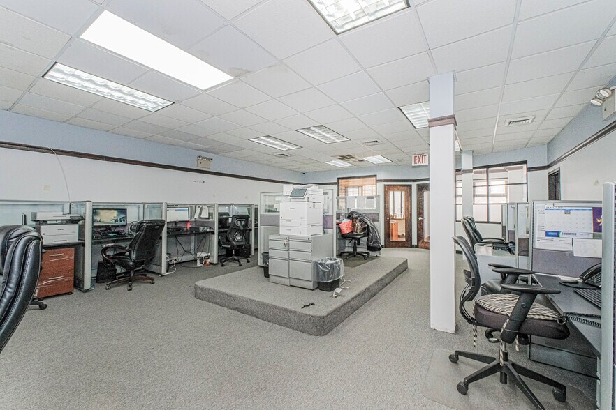 More Photos Of 1751 Bath Ave, Brooklyn General Retail For Lease