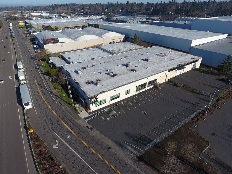Primary Photo Of 9592 SE Main St, Milwaukie Warehouse For Lease