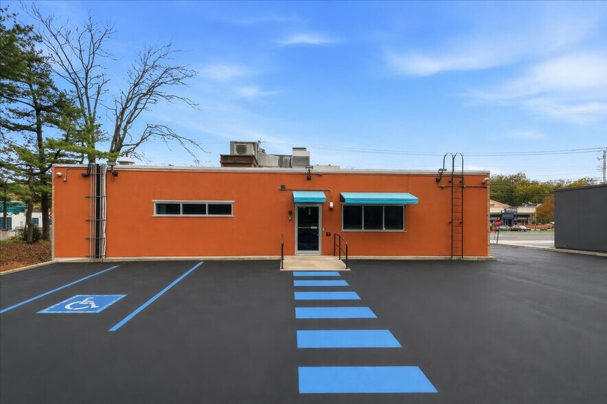 More Photos Of 860 Central Park Ave, Scarsdale Bank For Lease