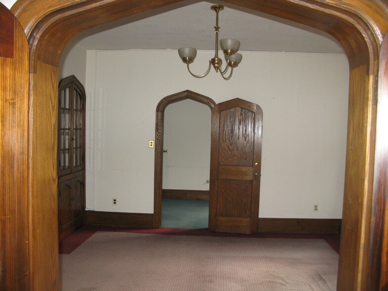 More Photos Of 226 W State St, Trenton Medical For Sale