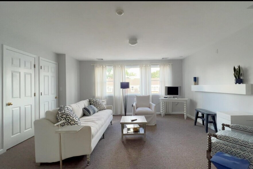 More Photos Of 156 Teaticket Hwy, Falmouth Freestanding For Sale