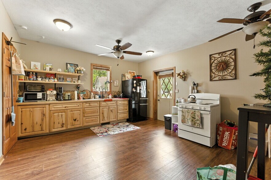 More Photos Of 502 W State St, Hastings Freestanding For Sale