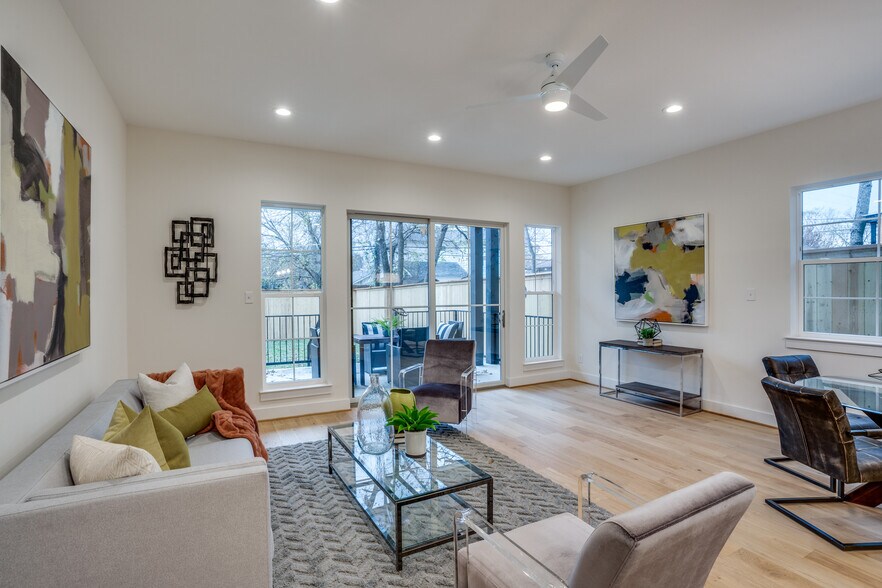 More Photos Of 421/423 Wayne, Dallas Apartments For Sale