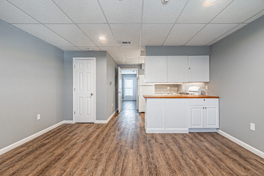 More Photos Of 450 E Hurst Blvd, Hurst Apartments For Sale