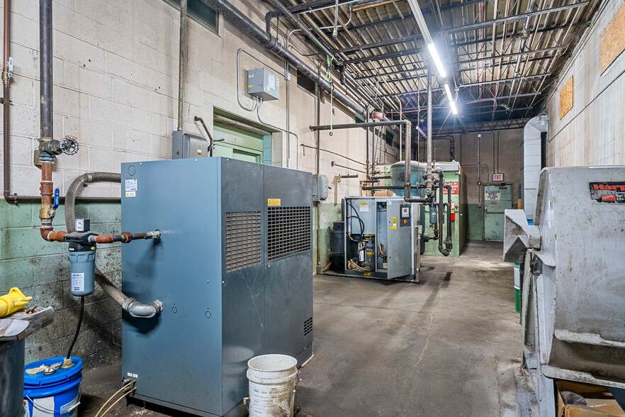 More Photos Of 59 Felton St, North Tonawanda Industrial For Sale