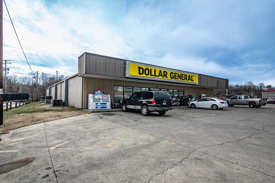 More Photos Of 1215 Main St, Munfordville Freestanding For Sale