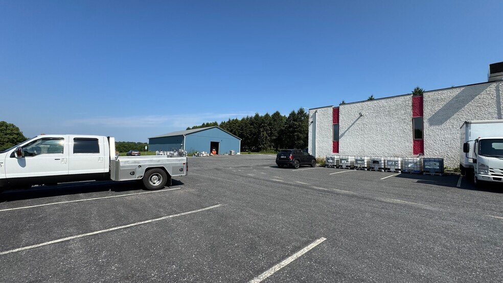 More Photos Of 231 Moorestown Dr, Bath Manufacturing For Sale