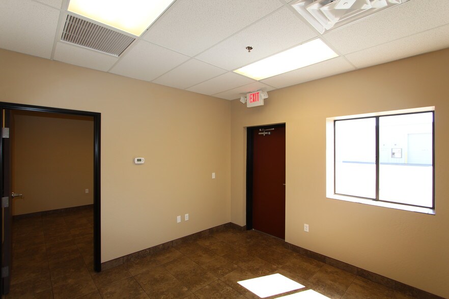 More Photos Of 3048 N Cessna Way, Casa Grande Warehouse For Lease