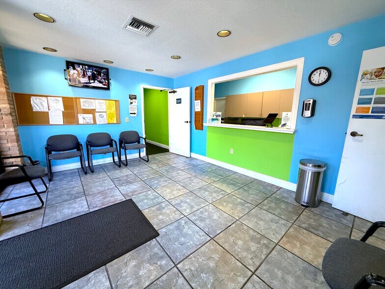 More Photos Of 3861 Oakwater Cir, Orlando Medical For Sale