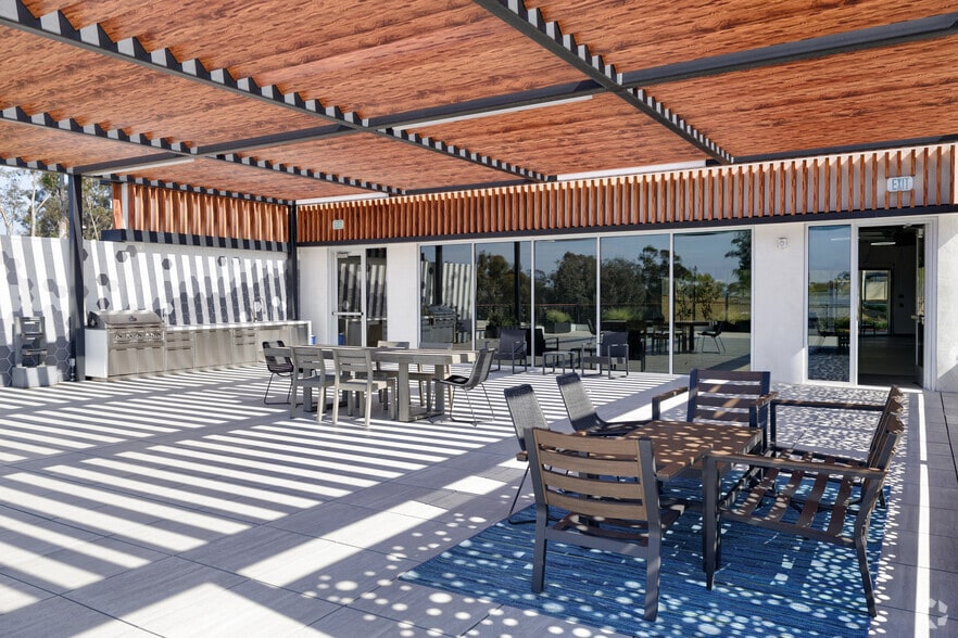 More Photos Of 10225 Willow Creek Rd, San Diego Light Manufacturing For Sale