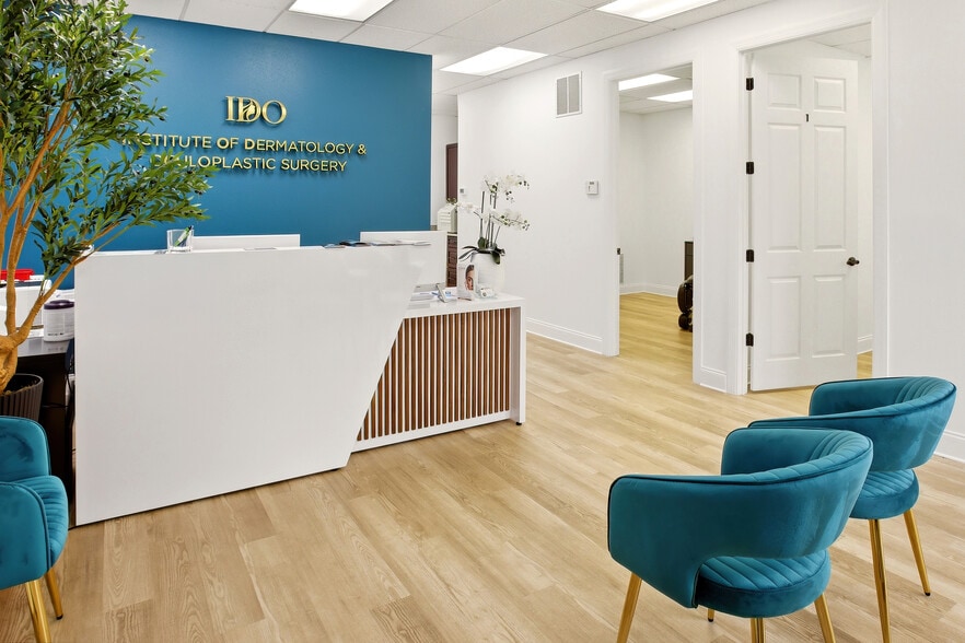 More Photos Of 5266 Office Park Blvd, Bradenton Medical For Lease