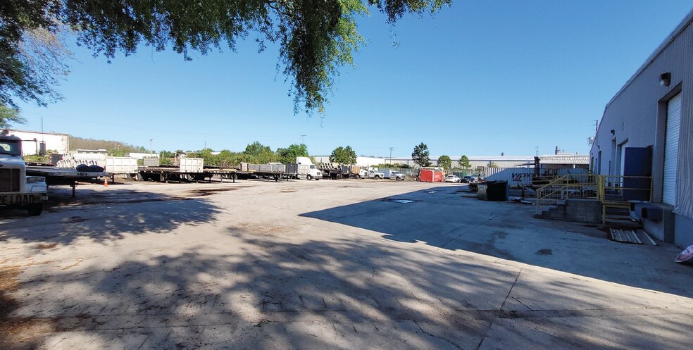 More Photos Of 11222 Astronaut Blvd, Orlando Warehouse For Lease