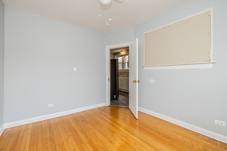 More Photos Of 7751 S Phillips Ave, Chicago Industrial For Sale