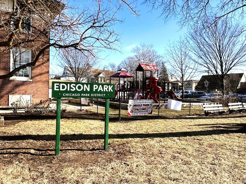 More Photos Of 6728-6730 N Northwest Hwy, Chicago Restaurant For Sale