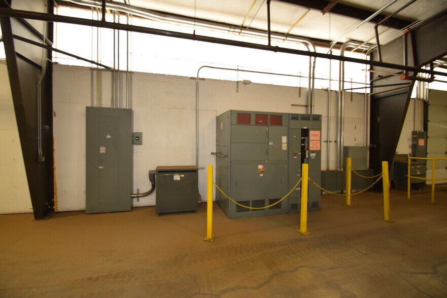 More Photos Of 812 C St, Culver Distribution For Sale