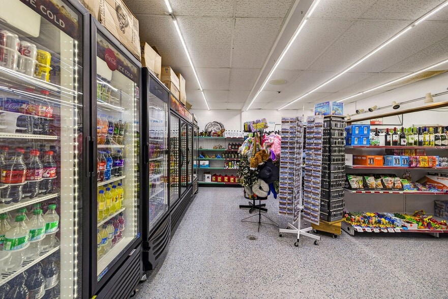 More Photos Of 6118 W Jim Bilton Blvd, Saint George Convenience Store For Sale